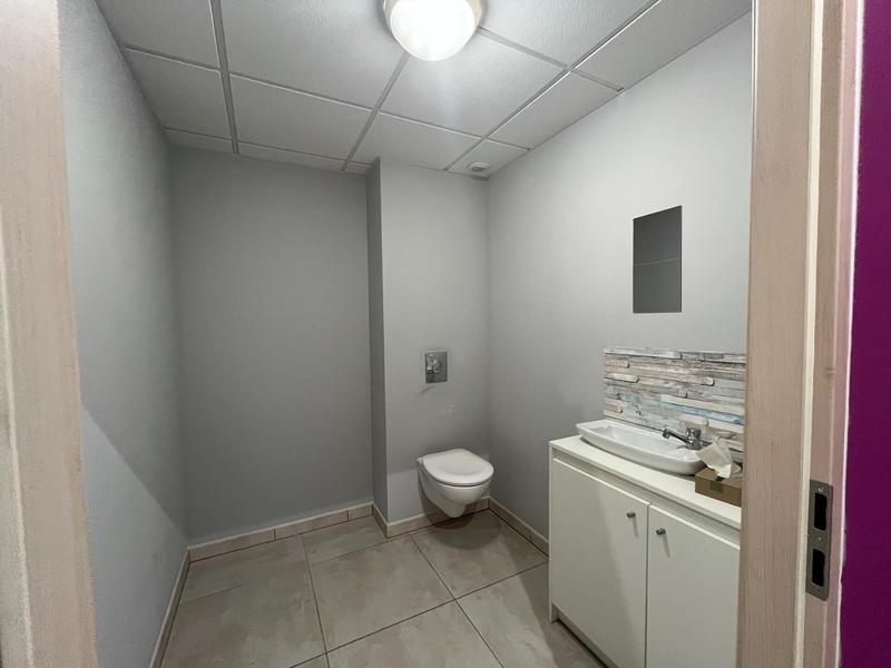 Bureau - 107 m² - 2 pièces