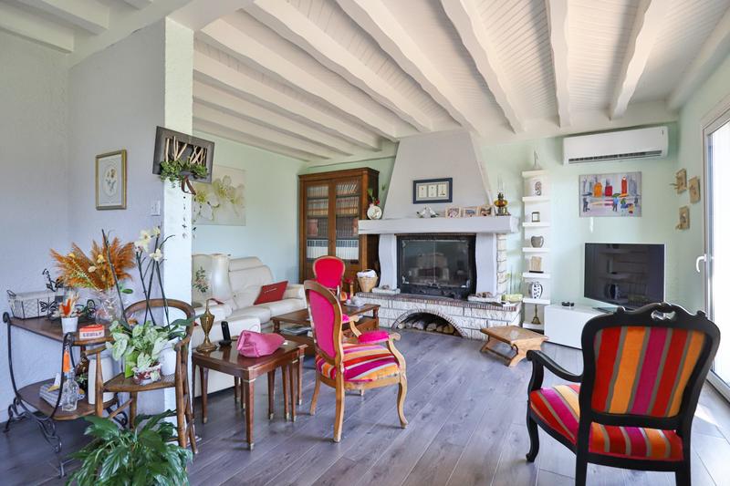 Maison traditionnelle - 245 m² - 10 pièces