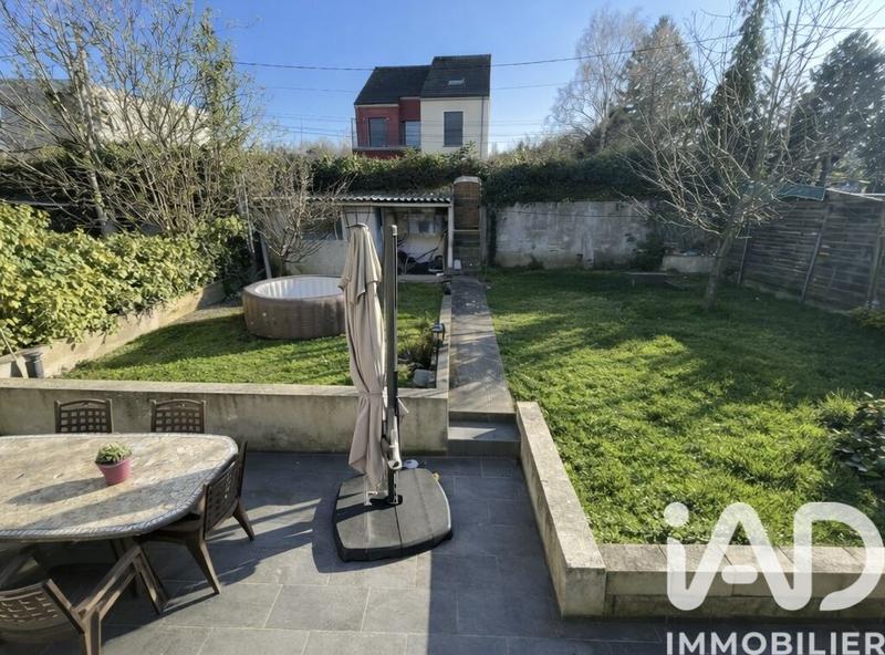 Maison - 90 m² - 5 pièces