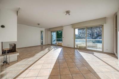 Maison - 207 m² - 8 pièces