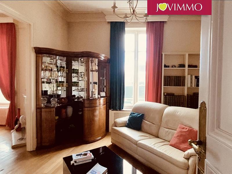 Maison - 285 m² - 9 pièces