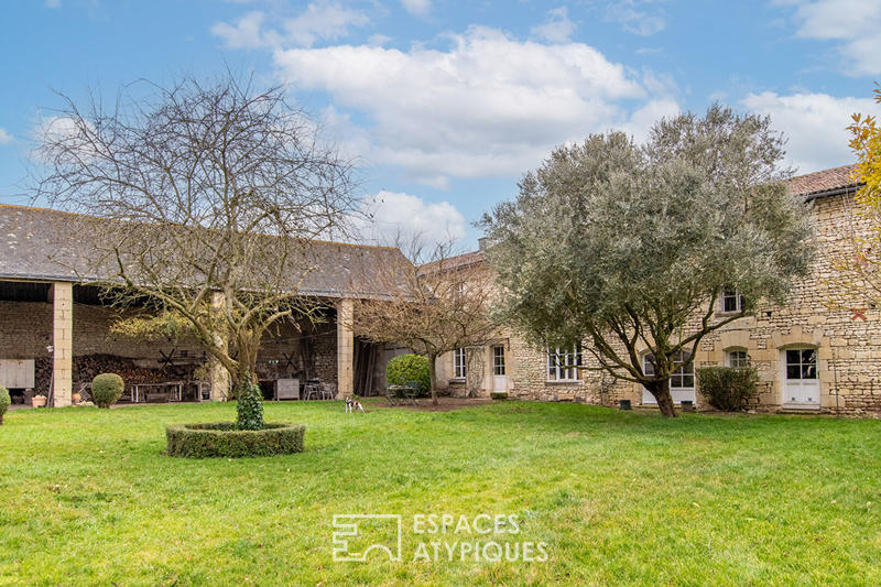 Maison - 460 m² - 12 pièces