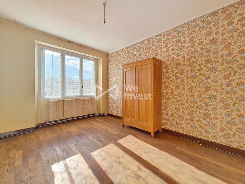 Maison traditionnelle - 148 m² - 8 pièces