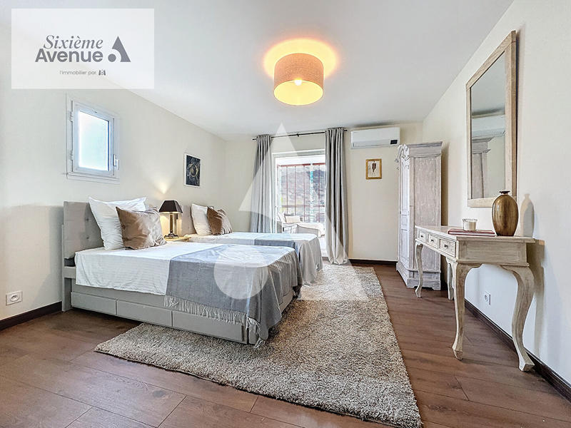 Appartement - 192 m² - 4 pièces