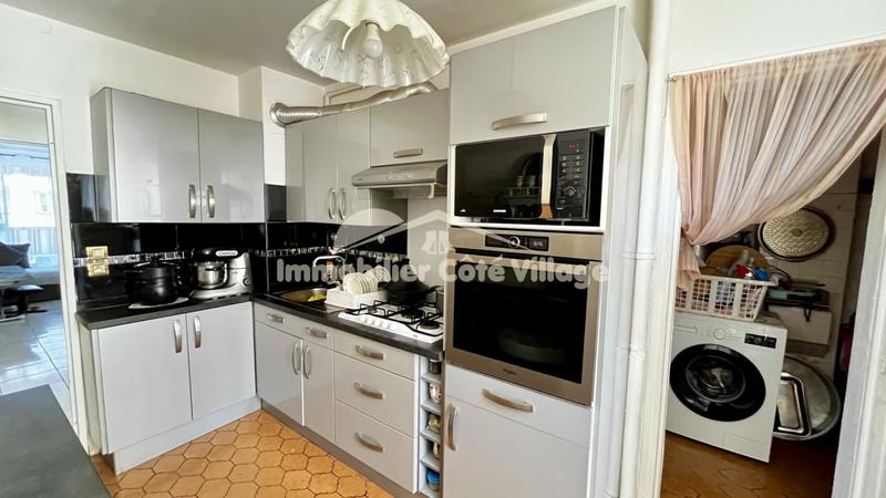 Appartement - 80 m² - 4 pièces