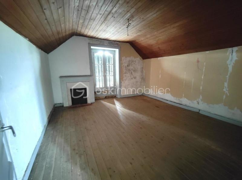 Maison - 400 m² - 6 pièces