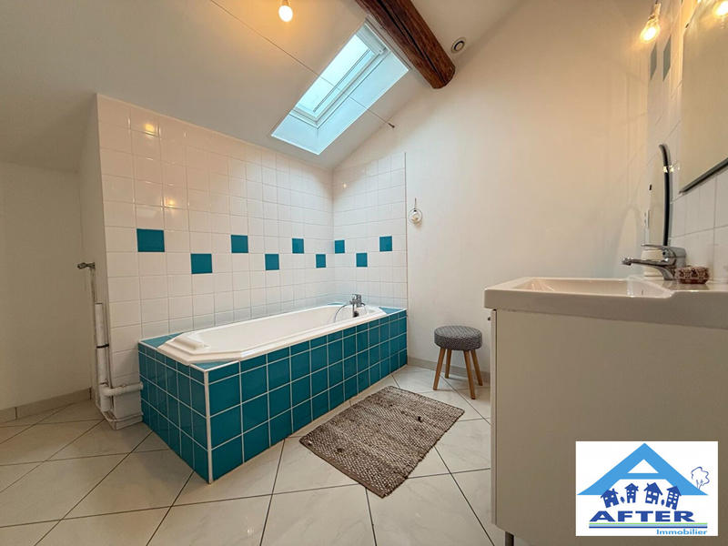 Maison - 217 m² - 7 pièces