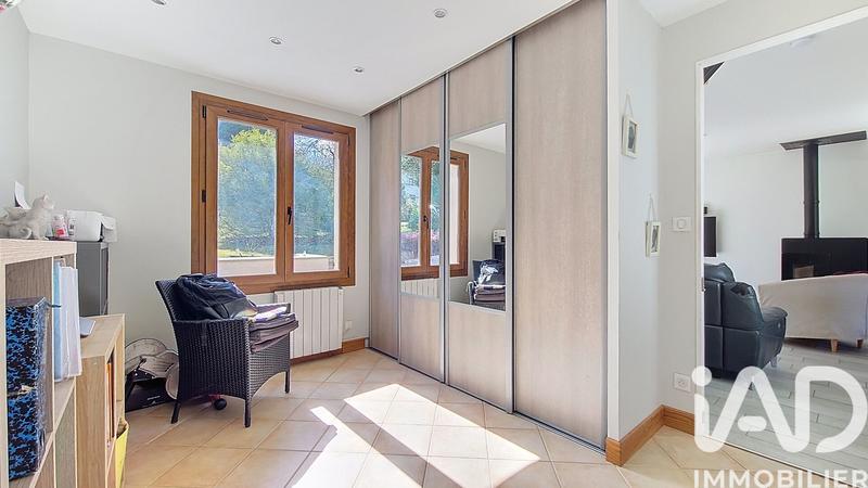 Maison - 122 m² - 8 pièces