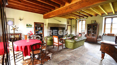 Propriété - 293 m² - 10 pièces