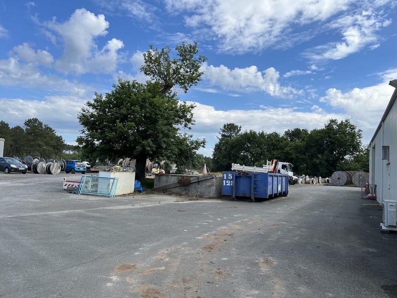 Local d'activités - 635 m² - 7 pièces