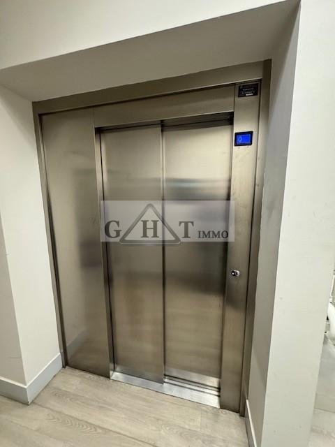 Entrepôt - 1 625 m²