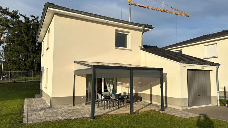 Maison - 90 m² - 5 pièces