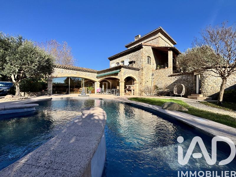 Maison - 282 m² - 14 pièces