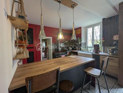 Maison - 257 m² - 8 pièces