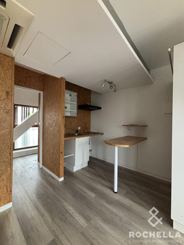 Local d'activités - 369 m²