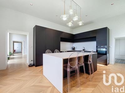 Maison - 320 m² - 8 pièces