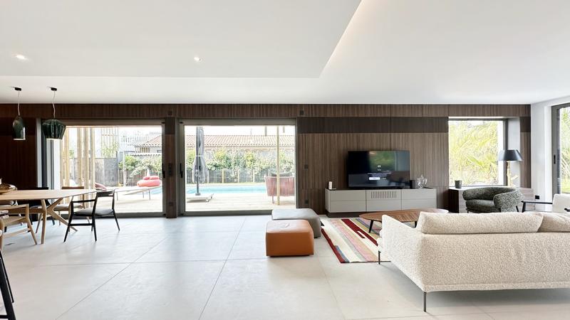 Maison d'architecte - 300 m² - 8 pièces