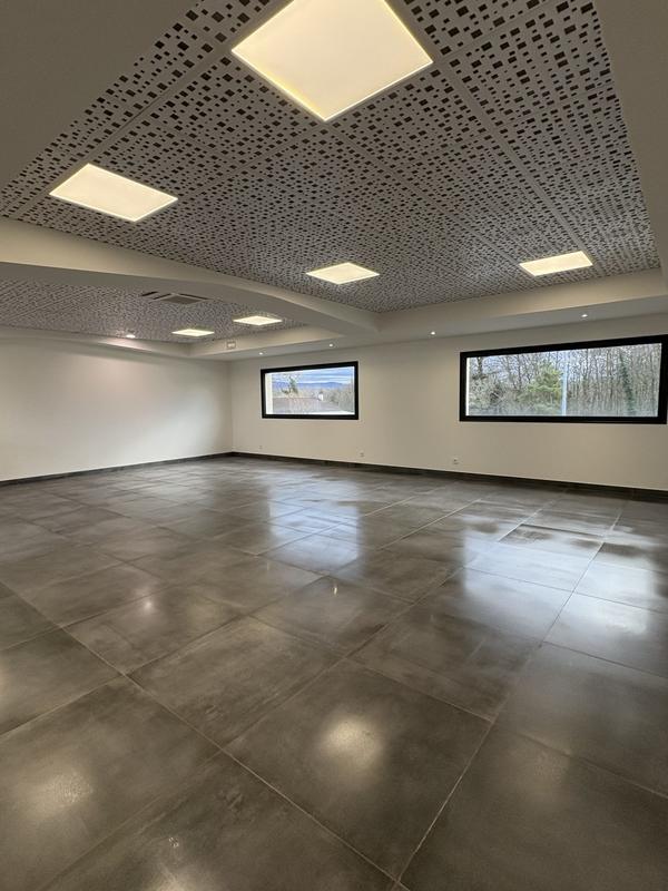 Local commercial - 140 m²