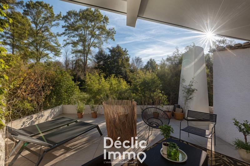 Maison - 280 m² - 8 pièces