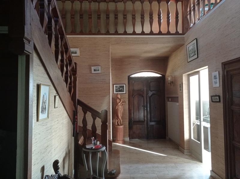 Maison traditionnelle - 228 m² - 7 pièces