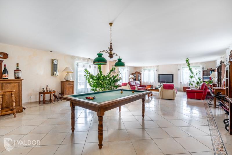 Maison de ville - 300 m² - 7 pièces