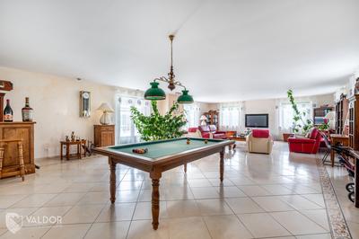 Maison de ville - 300 m² - 7 pièces