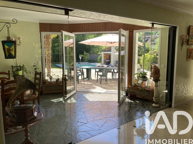 Maison - 318 m² - 10 pièces