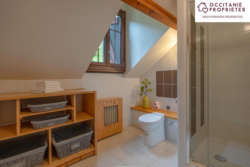 Propriété - 280 m² - 11 pièces