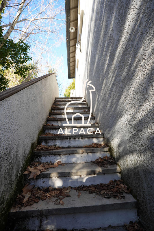 Maison - 185 m² - 10 pièces