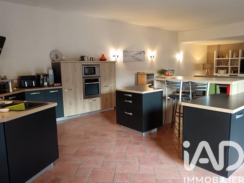 Maison - 198 m² - 6 pièces