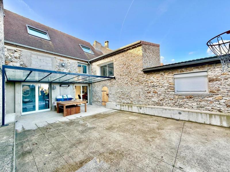 Maison - 186 m² - 7 pièces