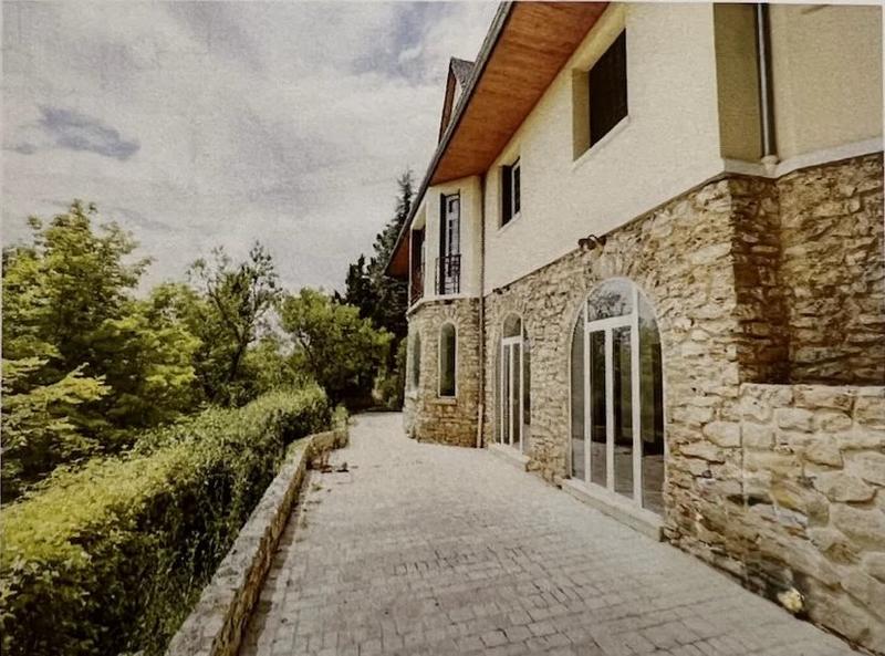 Villa - 434 m²