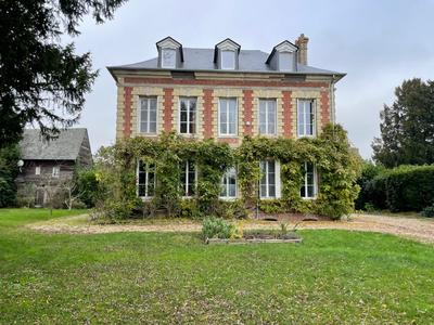 Maison - 241 m² - 11 pièces