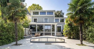 Maison - 340 m² - 5 pièces