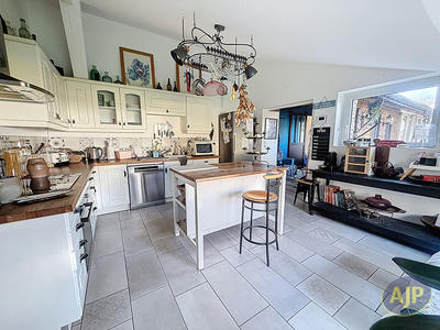 Maison - 175 m² - 8 pièces