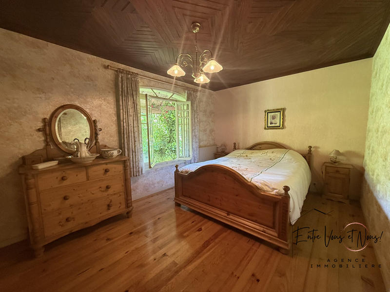 Maison ancienne - 257 m² - 9 pièces