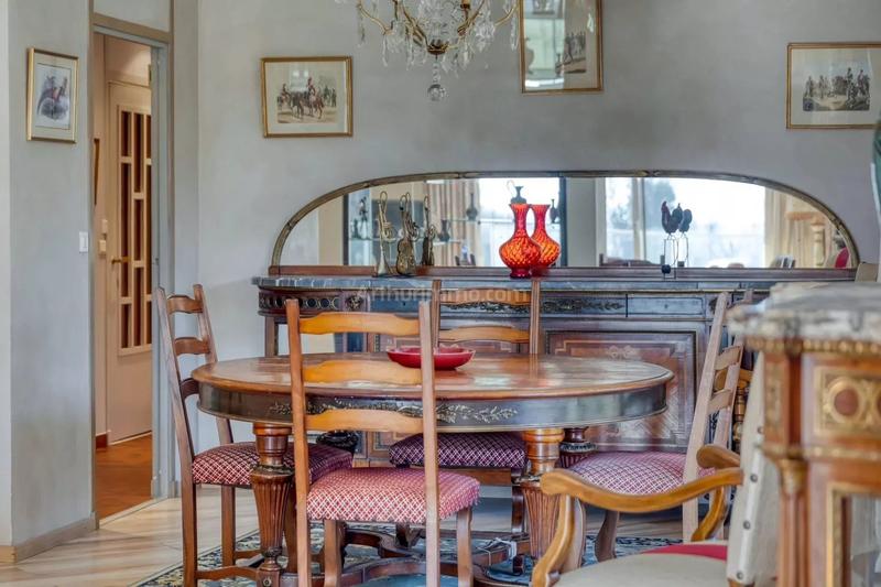 Appartement - 214 m² - 6 pièces