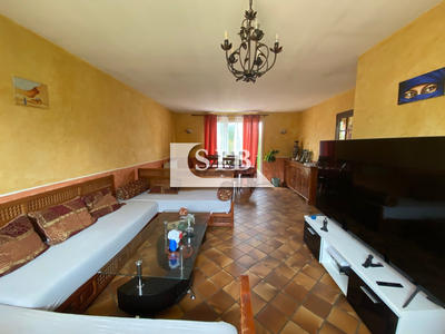 Maison - 96 m² - 5 pièces