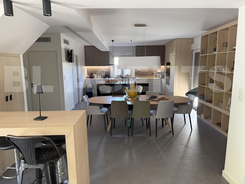 Maison contemporaine - 170 m² - 4 pièces