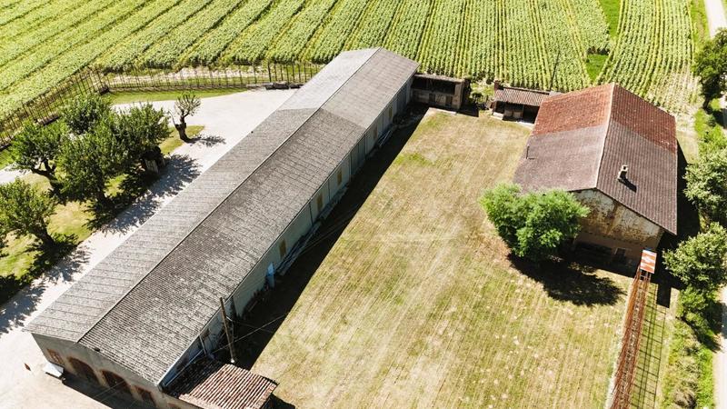 Maison - 214 m² - 15 pièces