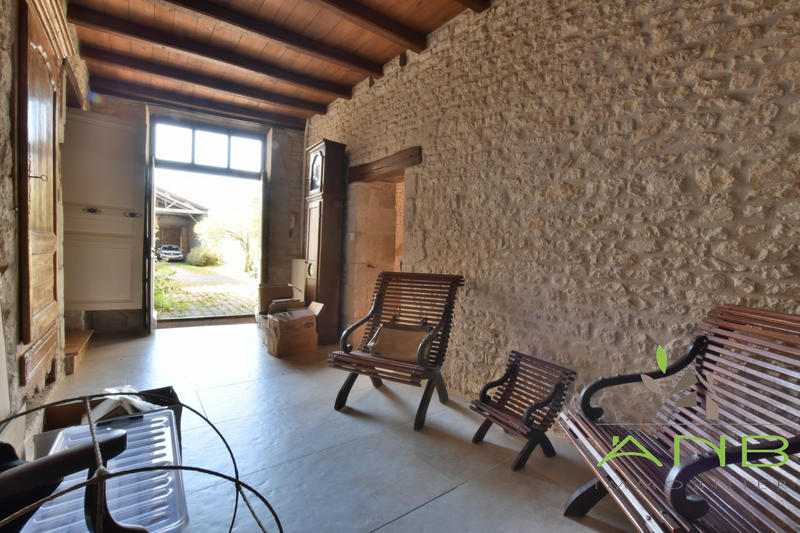 Maison - 481 m² - 12 pièces