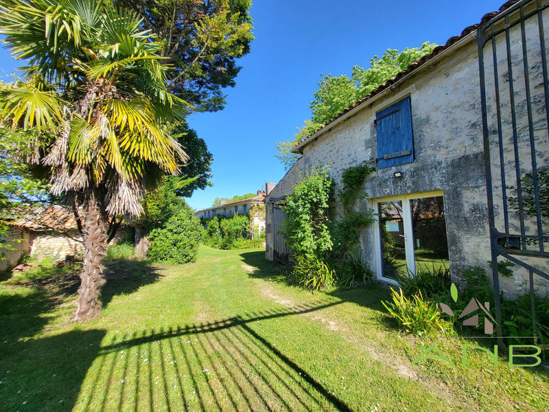 Maison - 254 m² - 10 pièces