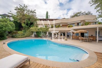 Villa - 265 m² - 6 pièces