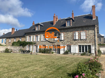 Maison - 229 m² - 10 pièces