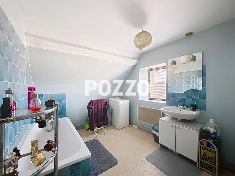 Maison - 588 m² - 10 pièces