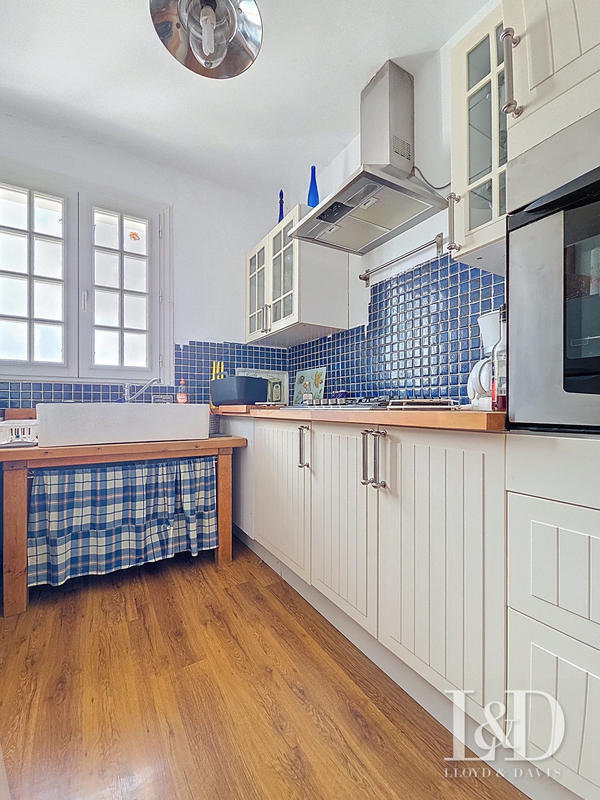 Maison - 230 m² - 8 pièces