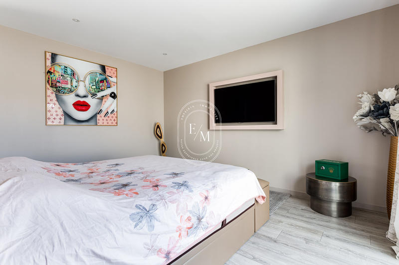 Villa - 169 m² - 5 pièces