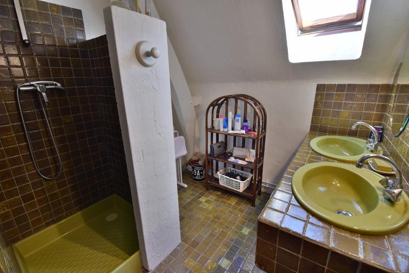 Maison - 313 m² - 8 pièces