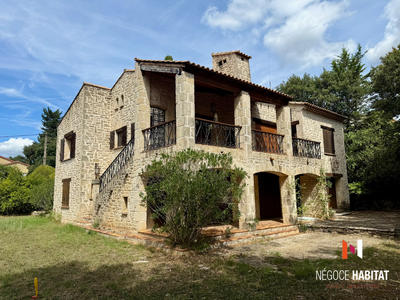 Villa - 220 m² - 7 pièces