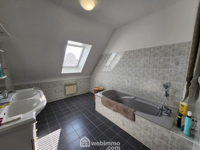 Maison - 145 m² - 6 pièces